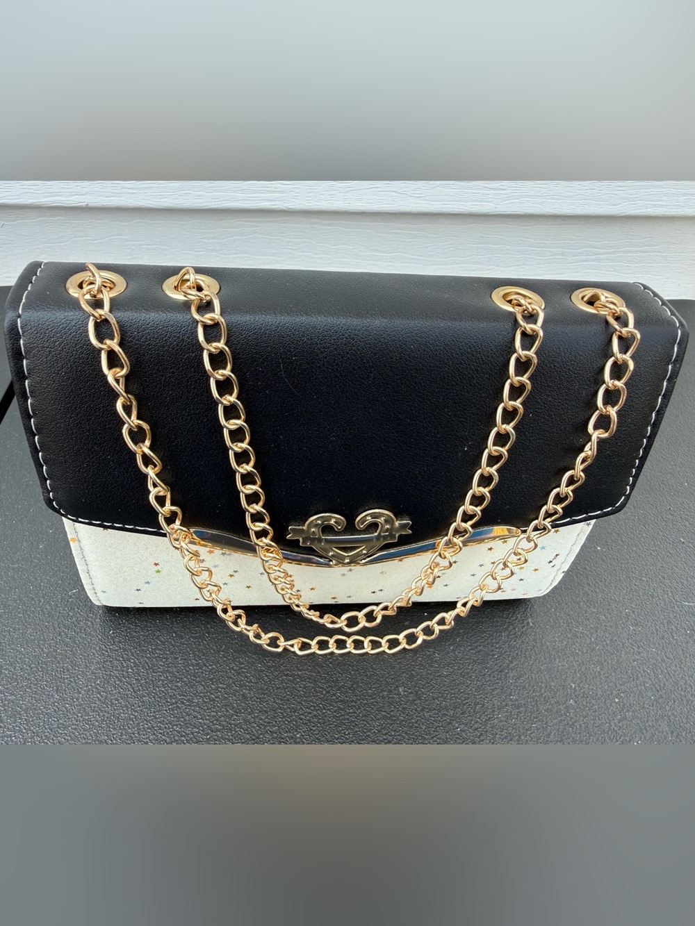 New YOKUA Black and White Chain-Handle Shoulder Bag with Gold Accent - Picture 1 of 7